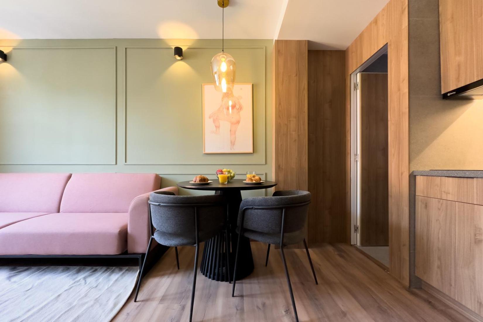 Oasis Suites Downtown บาร์เซโลนา ภายนอก รูปภาพ